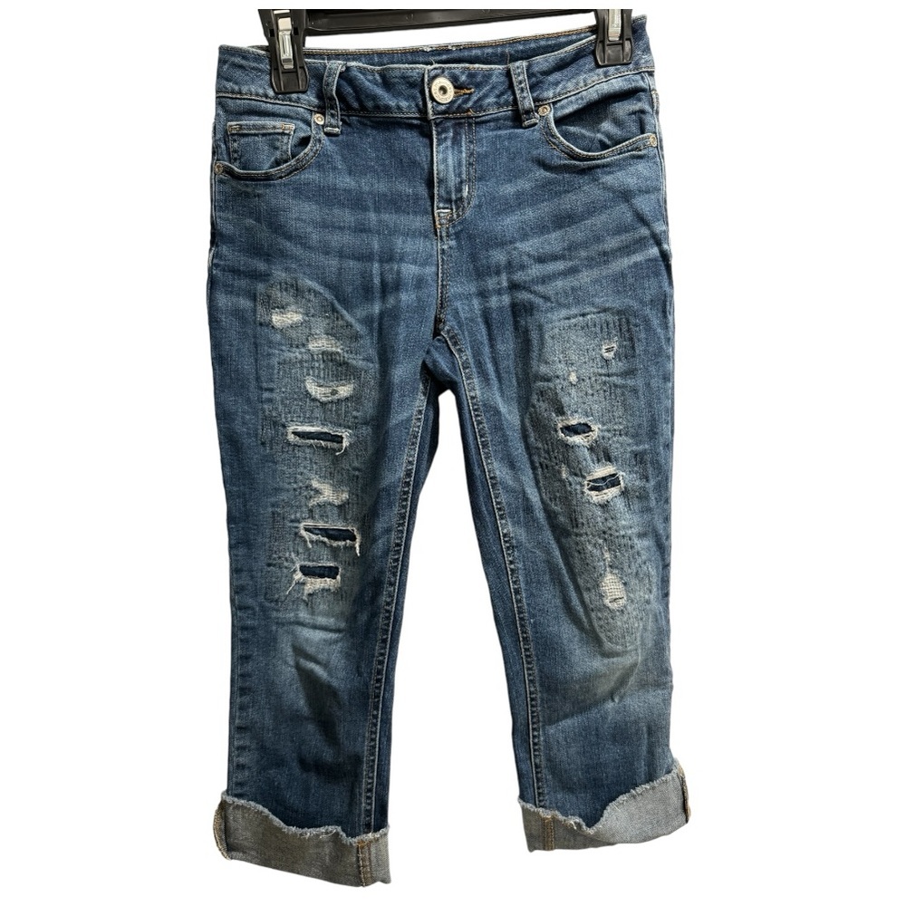 Maurices Distressed Capris,‎ size 0